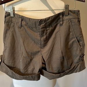 Vince cargo short size 8